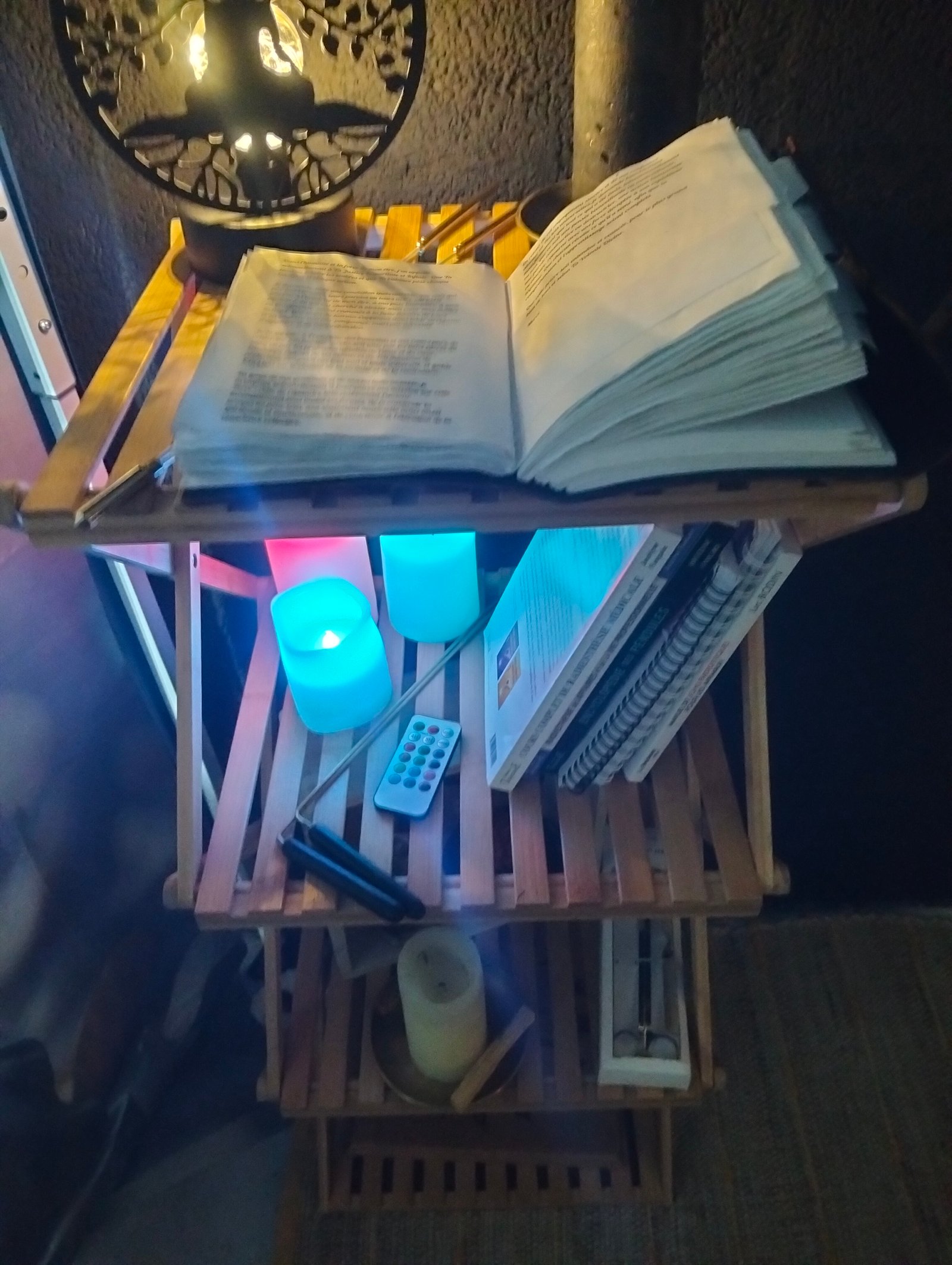La sonothérapie utilise les vibrations et les fréquences sonores pour favoriser la détente, l'harmonisation énergétique et le bien-être global. En complément d'un accompagnement énergétique, elle contribue à rééquilibrer les énergies